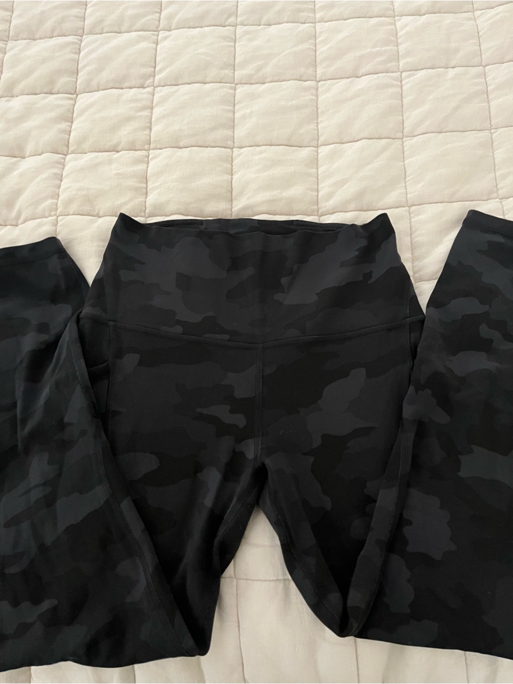 lululemon align Black Camo High-Rise Leggings pockets - Picture 2 of 10